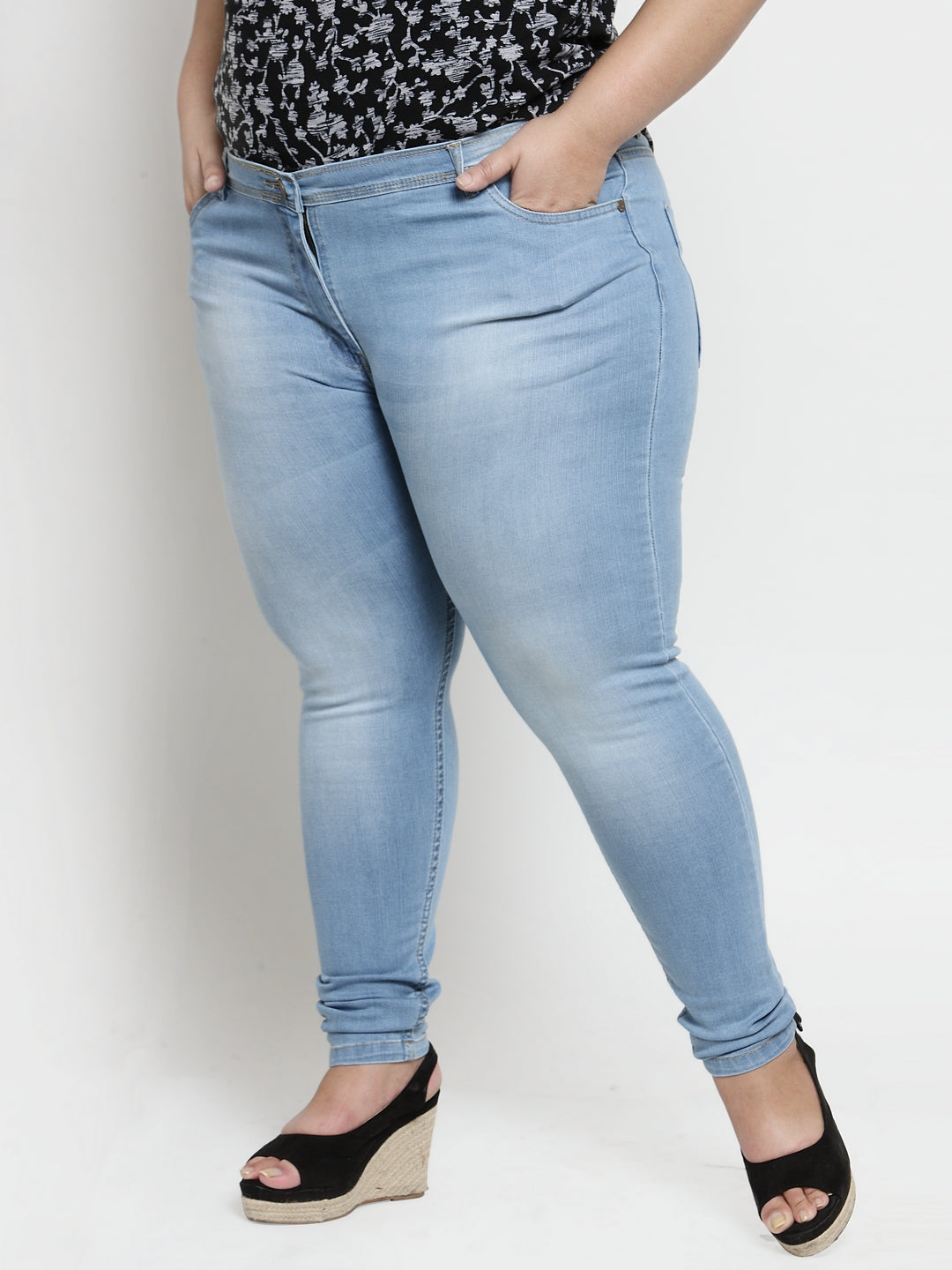 Plus Size Women Blue Slim Fit Jeans