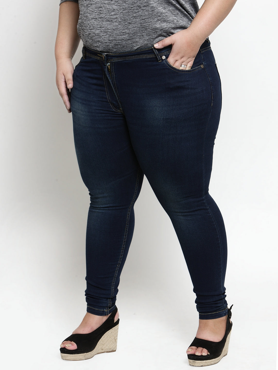 Plus Size Women Blue Regular Fit Mid-Rise Clean Look Stretchable Jeans