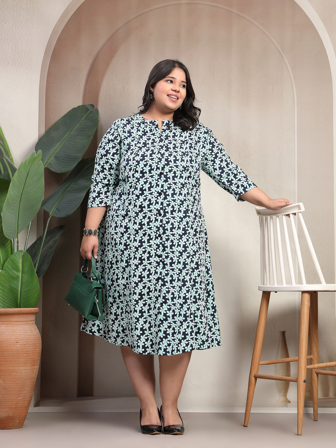 Plus Size Green Floral Printed Short Sleeve Round Neck Midi Dress