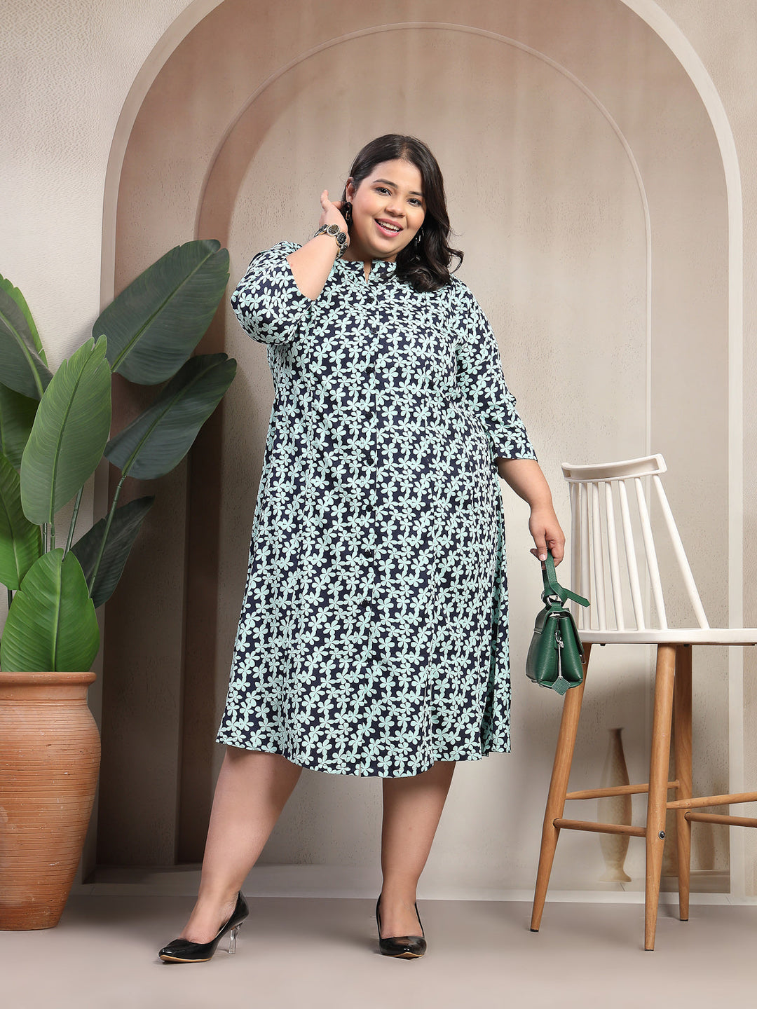 Plus Size Green Floral Printed Short Sleeve Round Neck Midi Dress