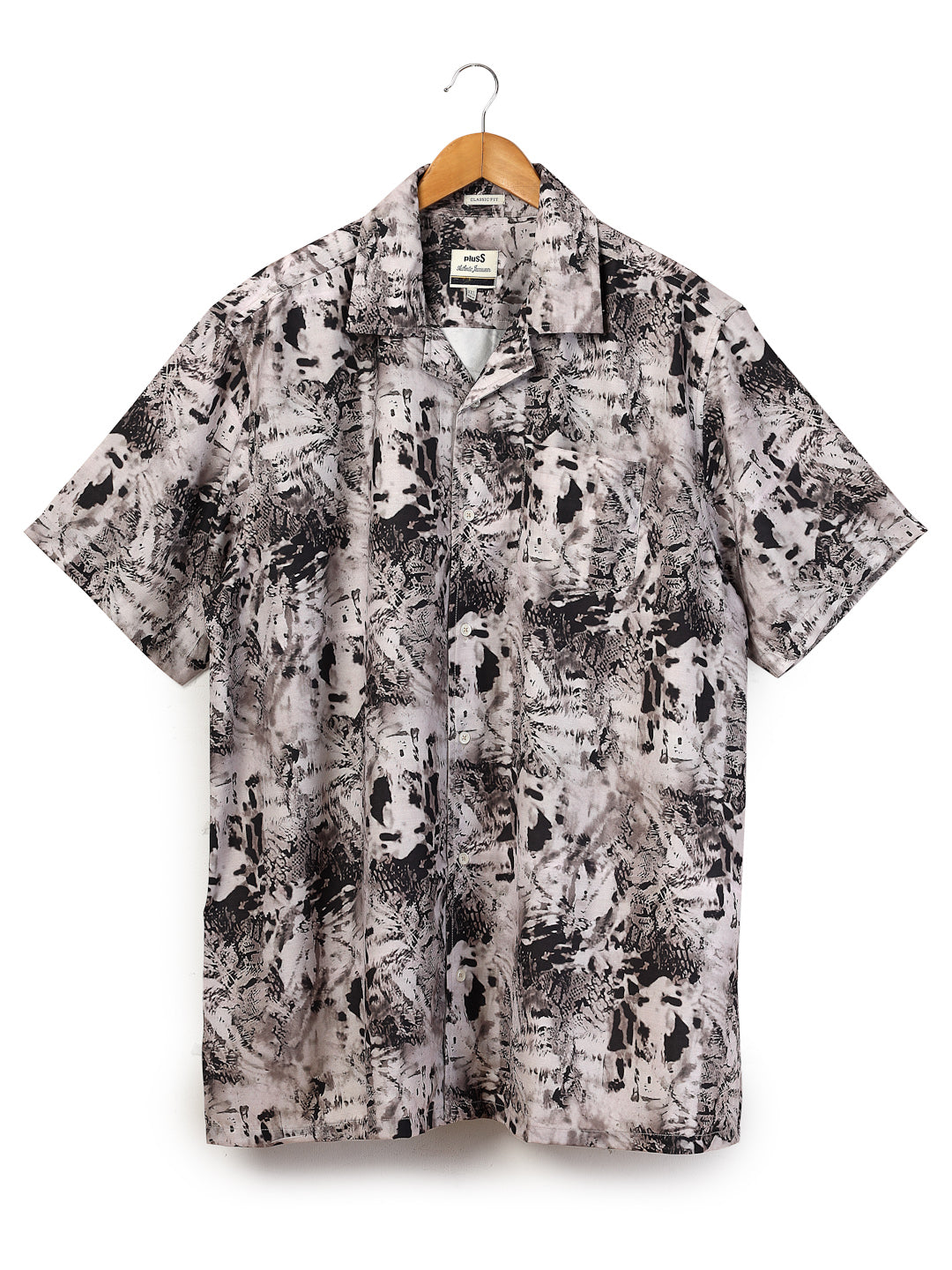 Plus Size Cuban Collar Resist Shirt