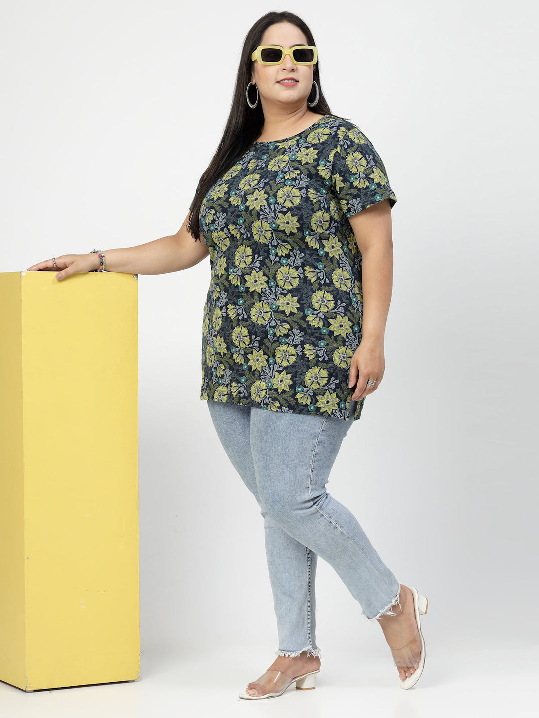 Plus Size Round Neck Short Sleeves Floral Printed Cotton Regular Fit  T-shirt