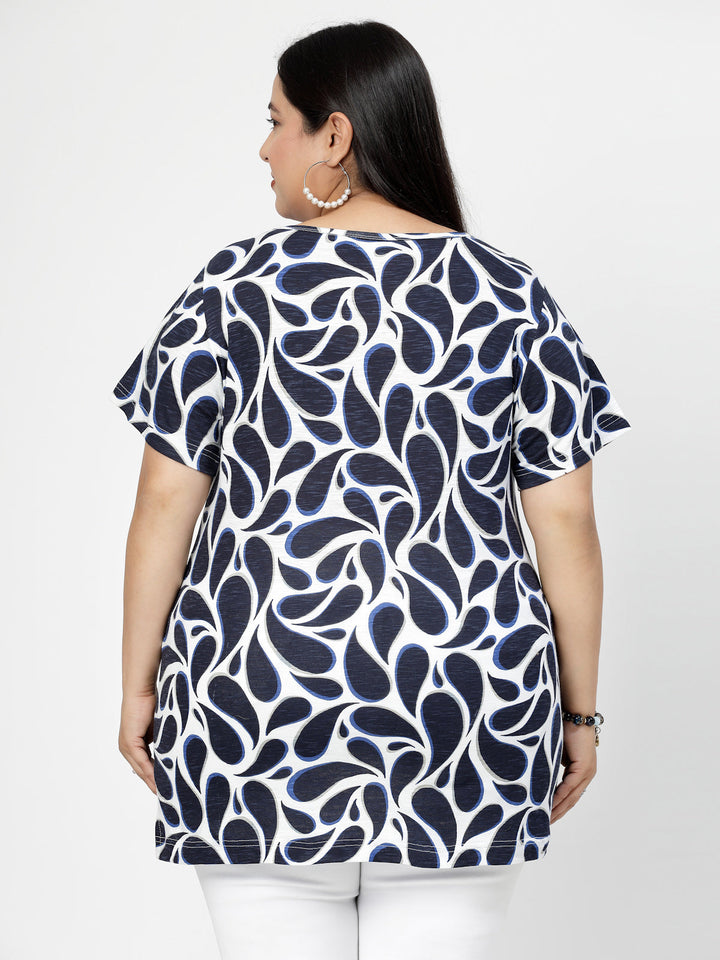 Plus Size Round Neck Short Sleeves Abstract Printed Cotton Regular Fit  T-shirt