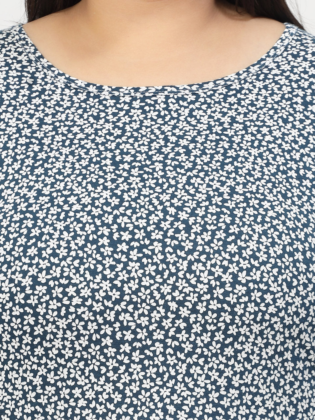 Plus Size BlueWhite Floral Printed Round Neck Cotton T-shirt