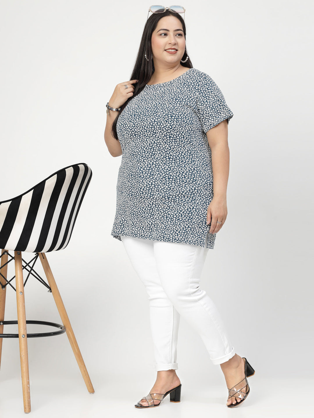 Plus Size BlueWhite Floral Printed Round Neck Cotton T-shirt