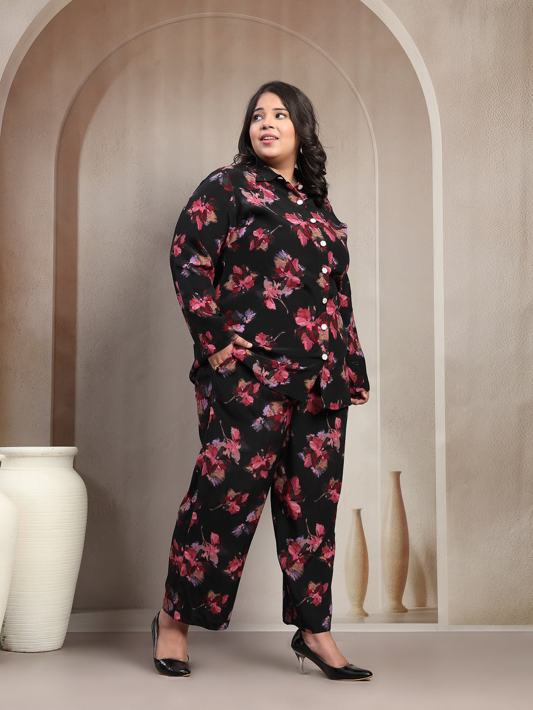 Plus Size Black And Red Floral Printed Shirt Collar Tunic With Trousers Co-Ords
