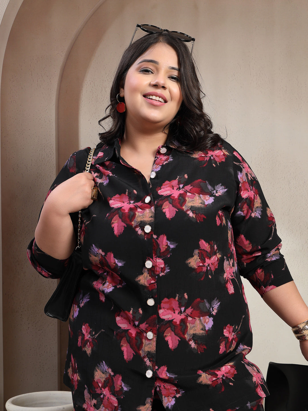 Plus Size Black And Red Floral Printed Shirt Collar Tunic With Trousers Co-Ords