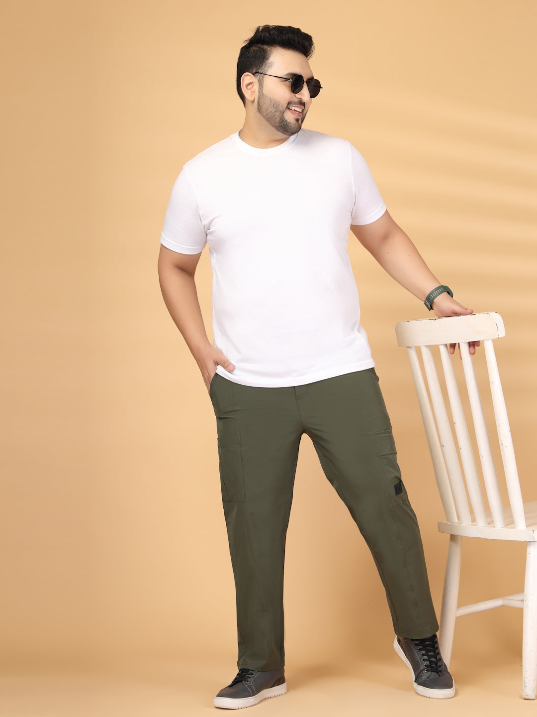 Plus Size Men Mid-Rise Regular Fit Cargos Trousers