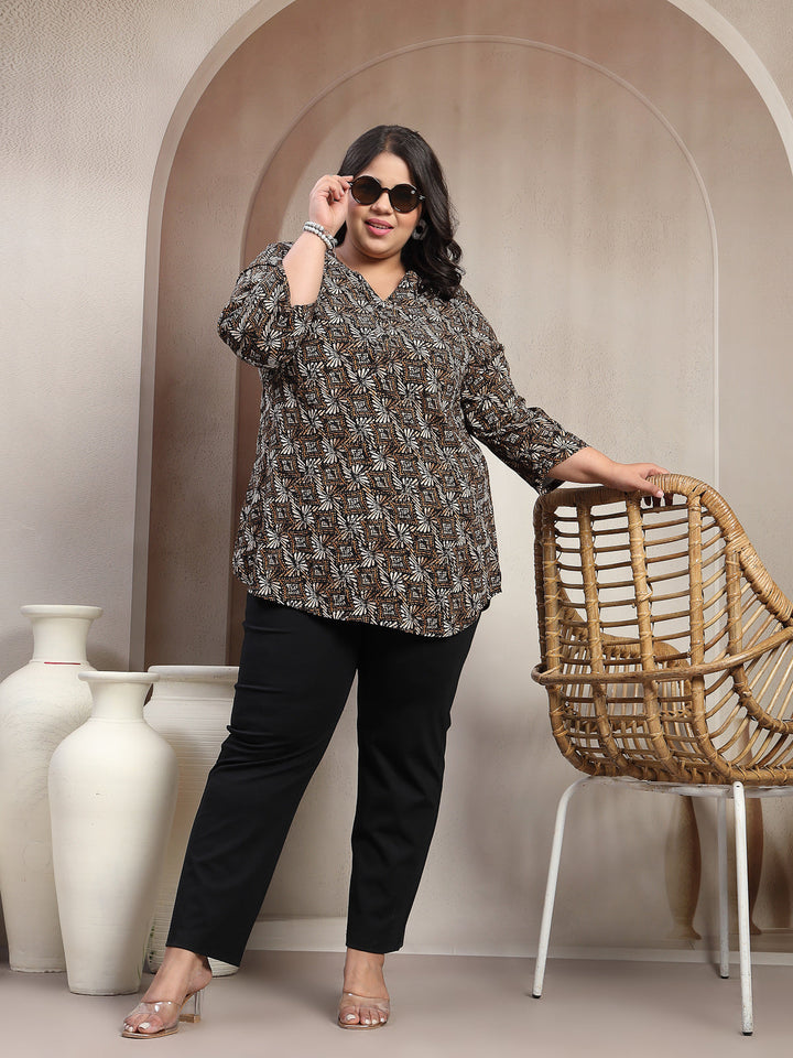Plus Size Women Geometric Printed V-Neck Straight Top