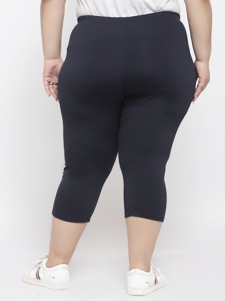 Plus Size Women Black Capris