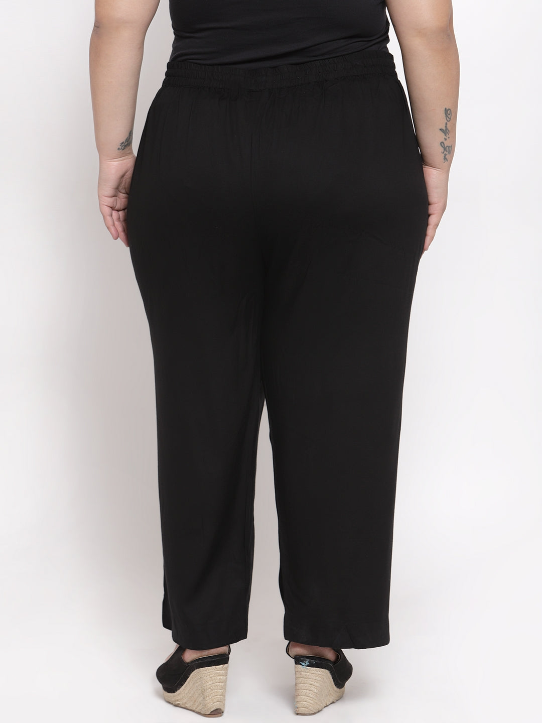 Plus Size Women Black Solid Wide Leg Palazzos