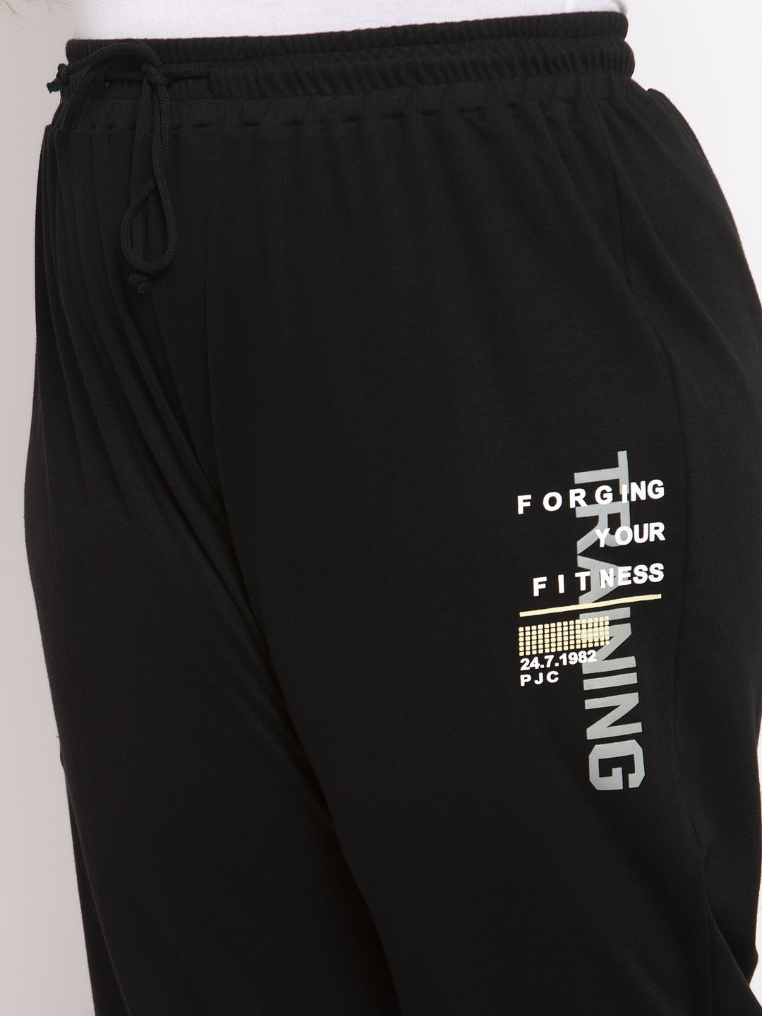 Plus Size Women Black Solid Straight-Fit Track Pants