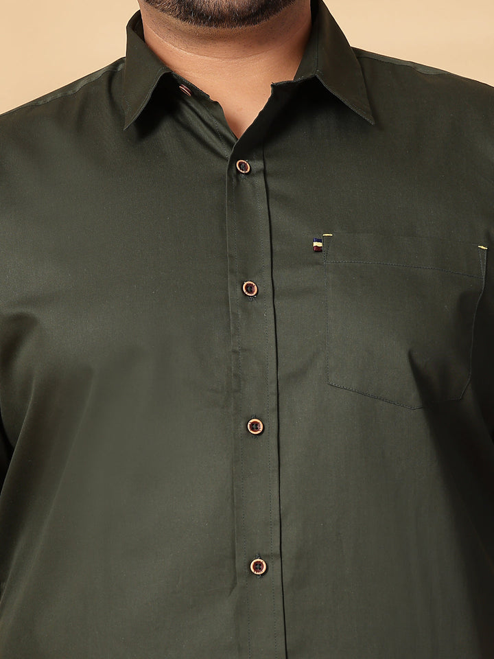 Plus Size Men  Oversized Fit Spread Collar Solid Cotton Casual Shirt