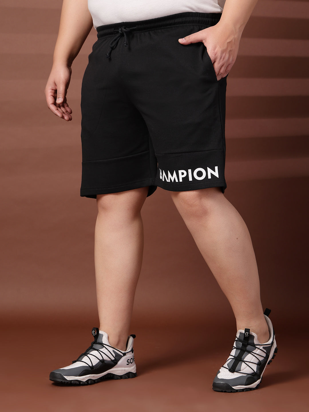 Plus Size Men Black Typography Printed Mid-Rise Regular Shorts