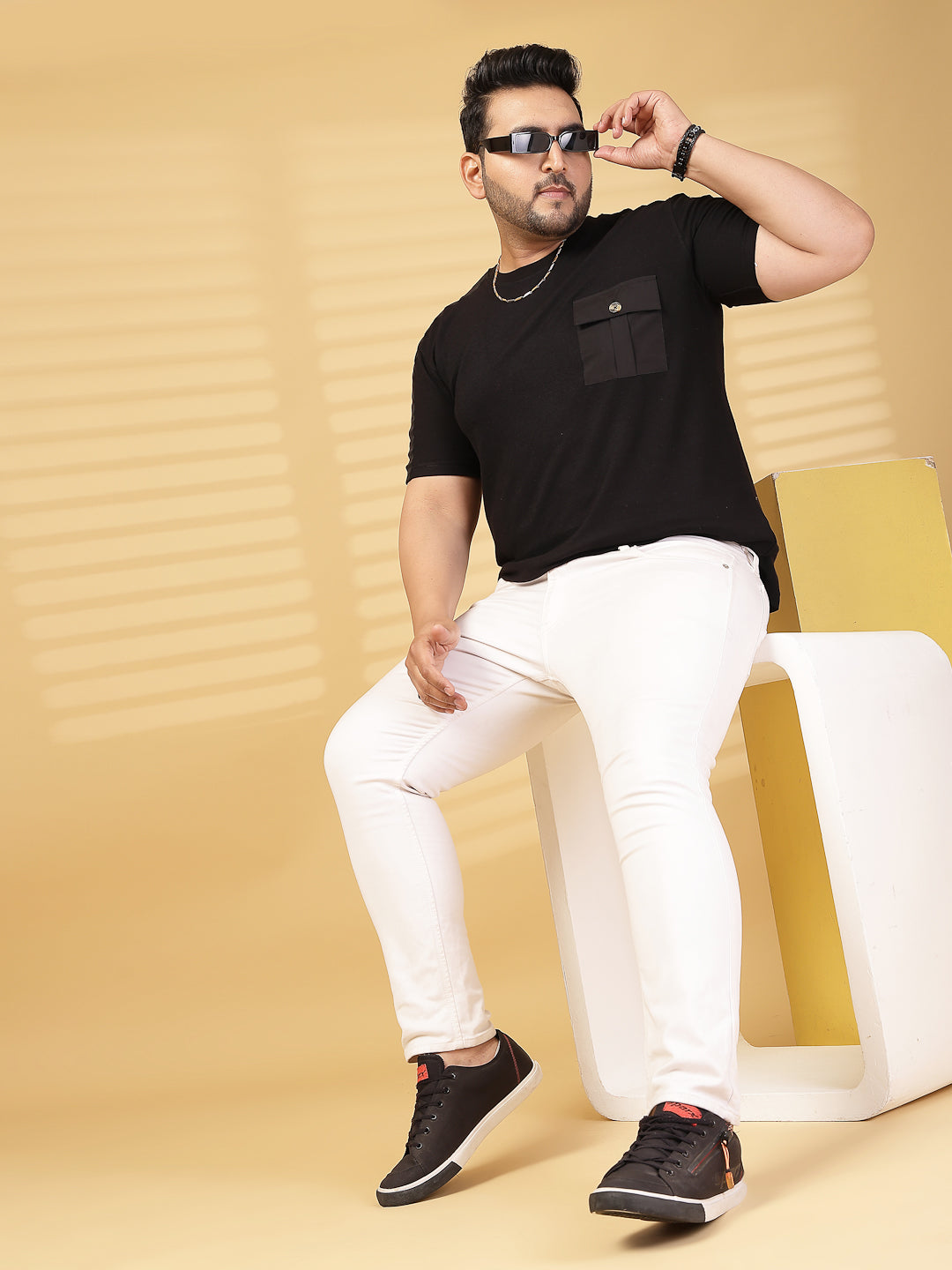 Plus Size  Solid  Round Neck Short Sleeves Cotton Pocket T-shirt