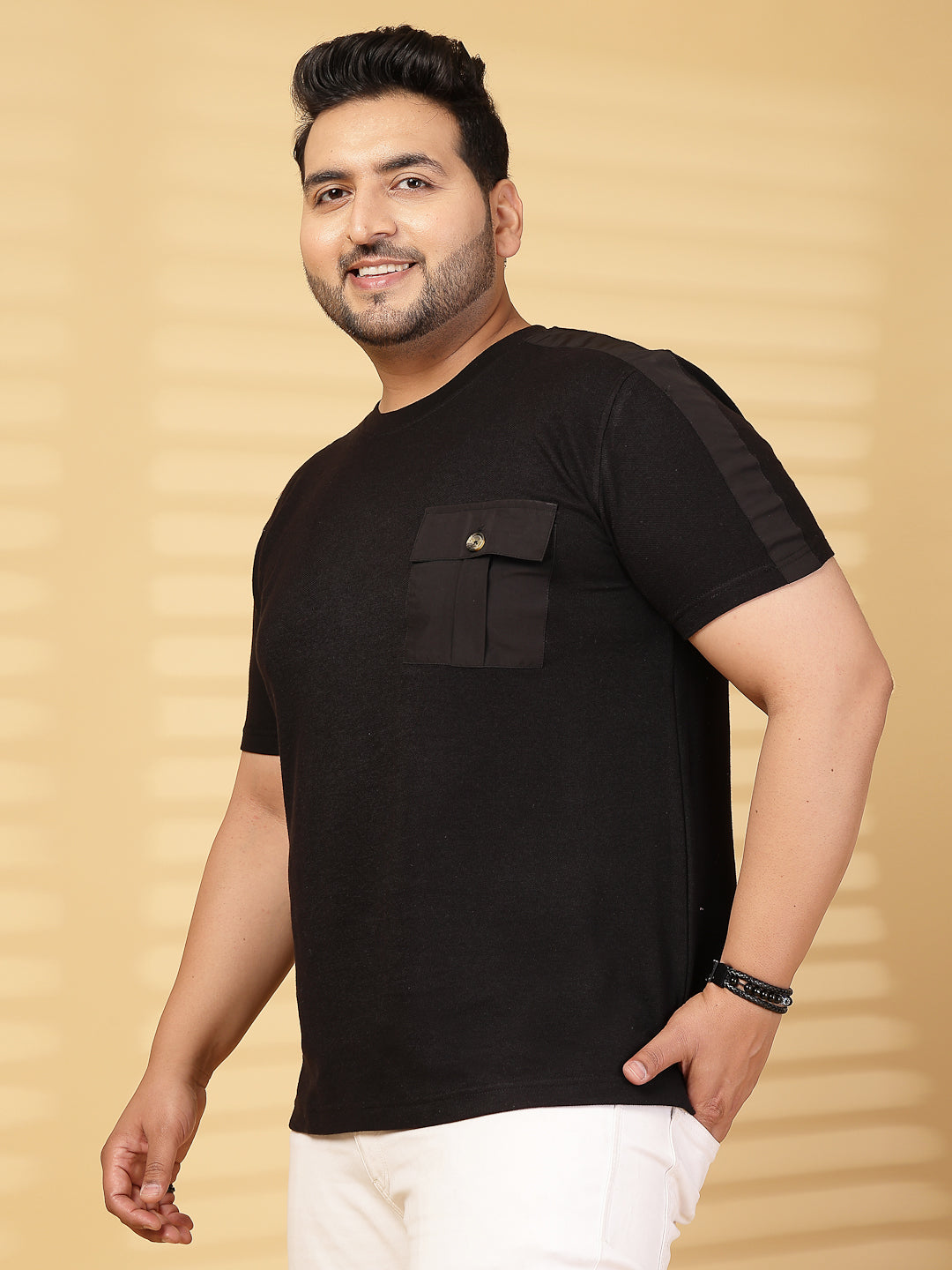 Plus Size  Solid  Round Neck Short Sleeves Cotton Pocket T-shirt