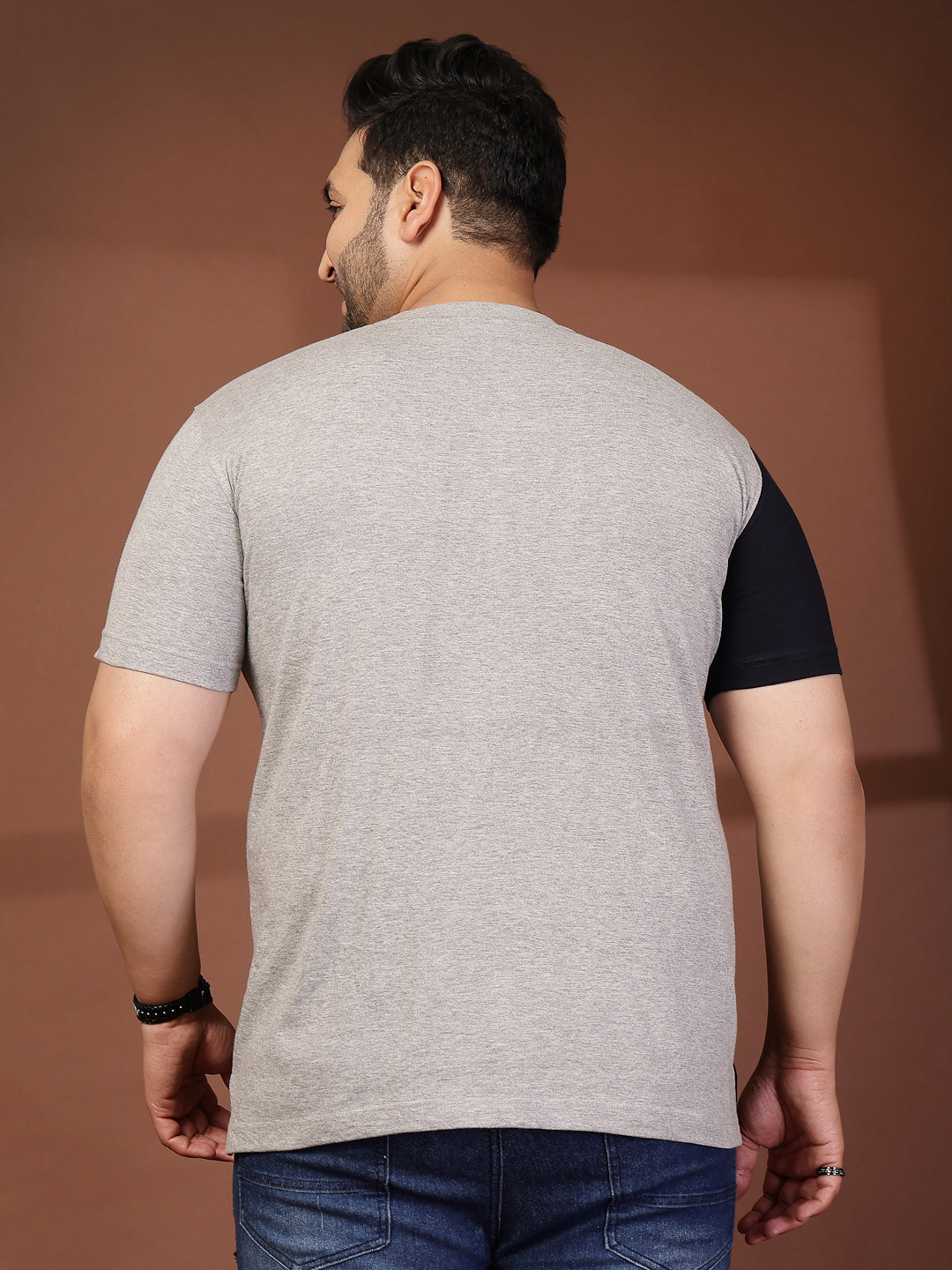 Plus Size Men Colourblocked T-shirt