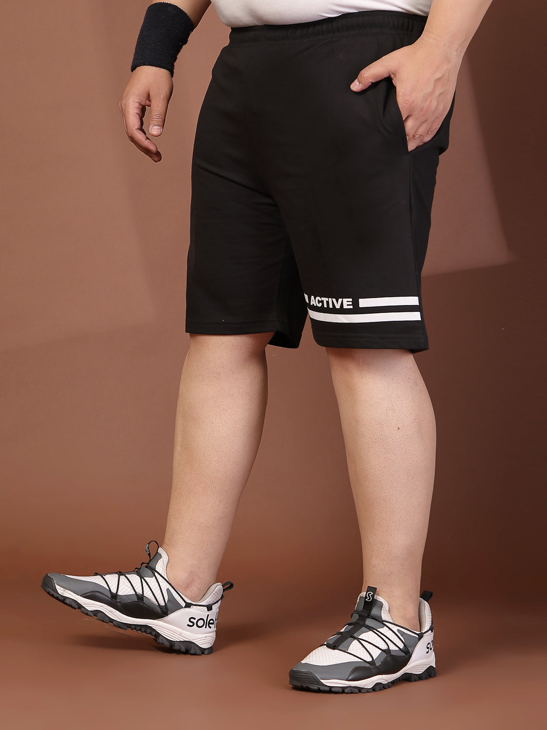 Plus Size Men Black Solid Regular Fit Regular Shorts