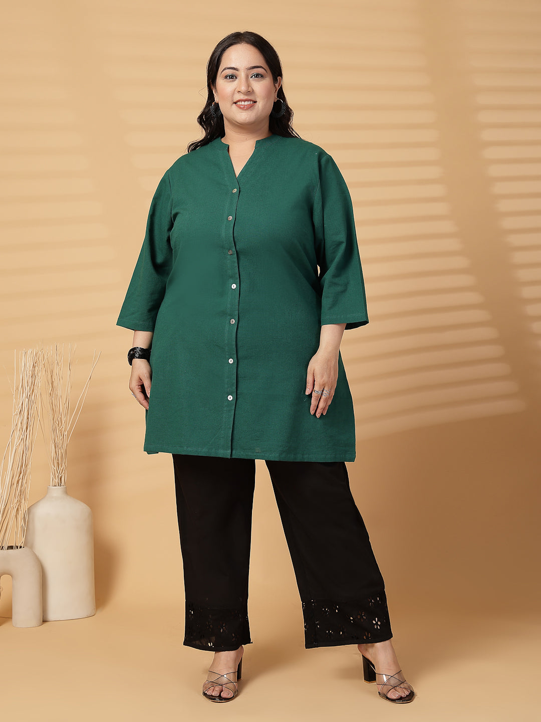 Plus Size Women Black Solid Wide Leg Palazzos