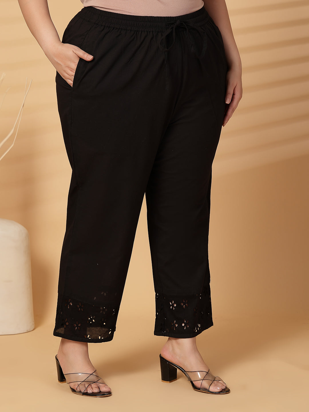 Plus Size Women Black Solid Wide Leg Palazzos