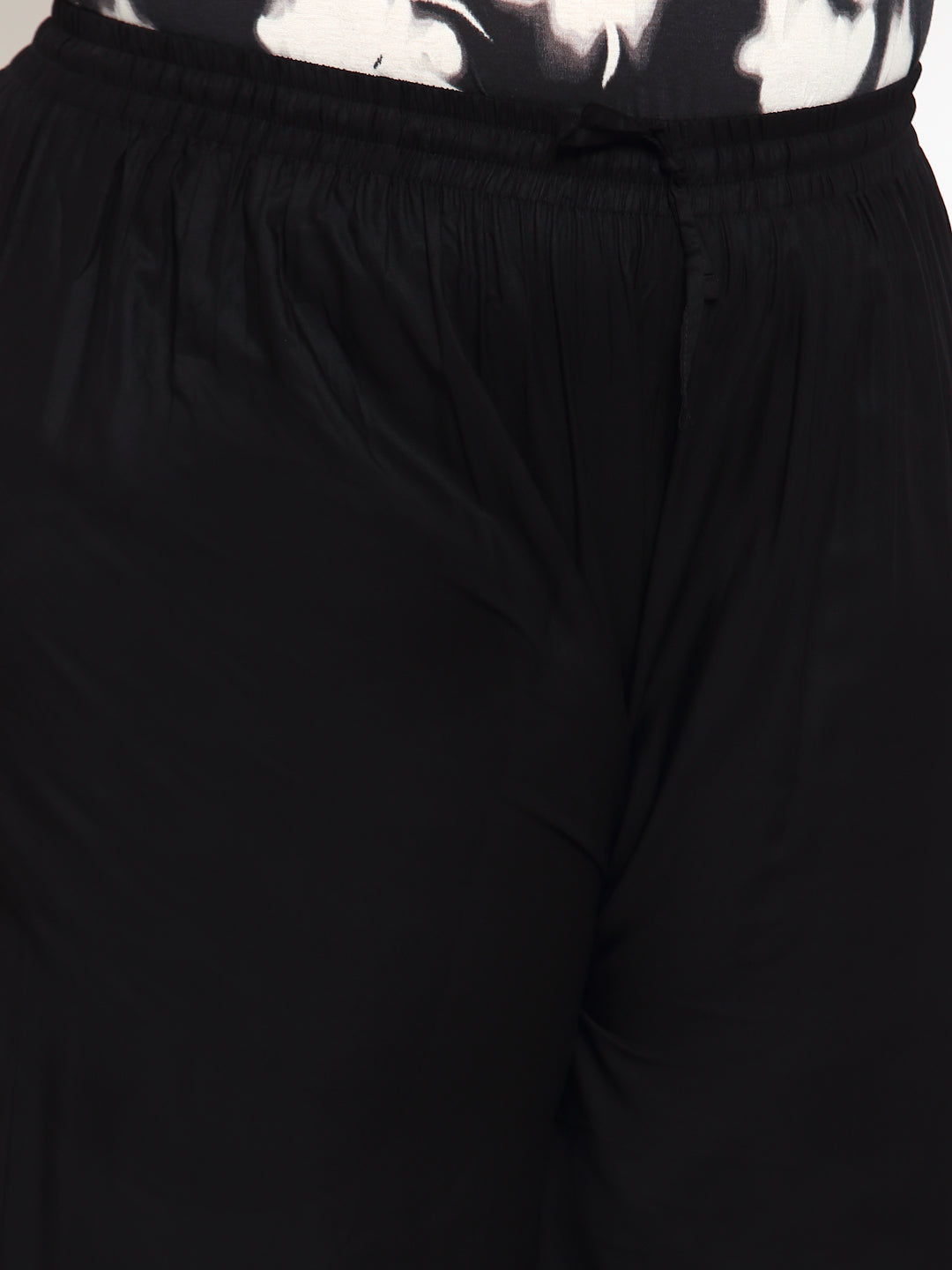 Plus Size Women Black Solid Palazzo