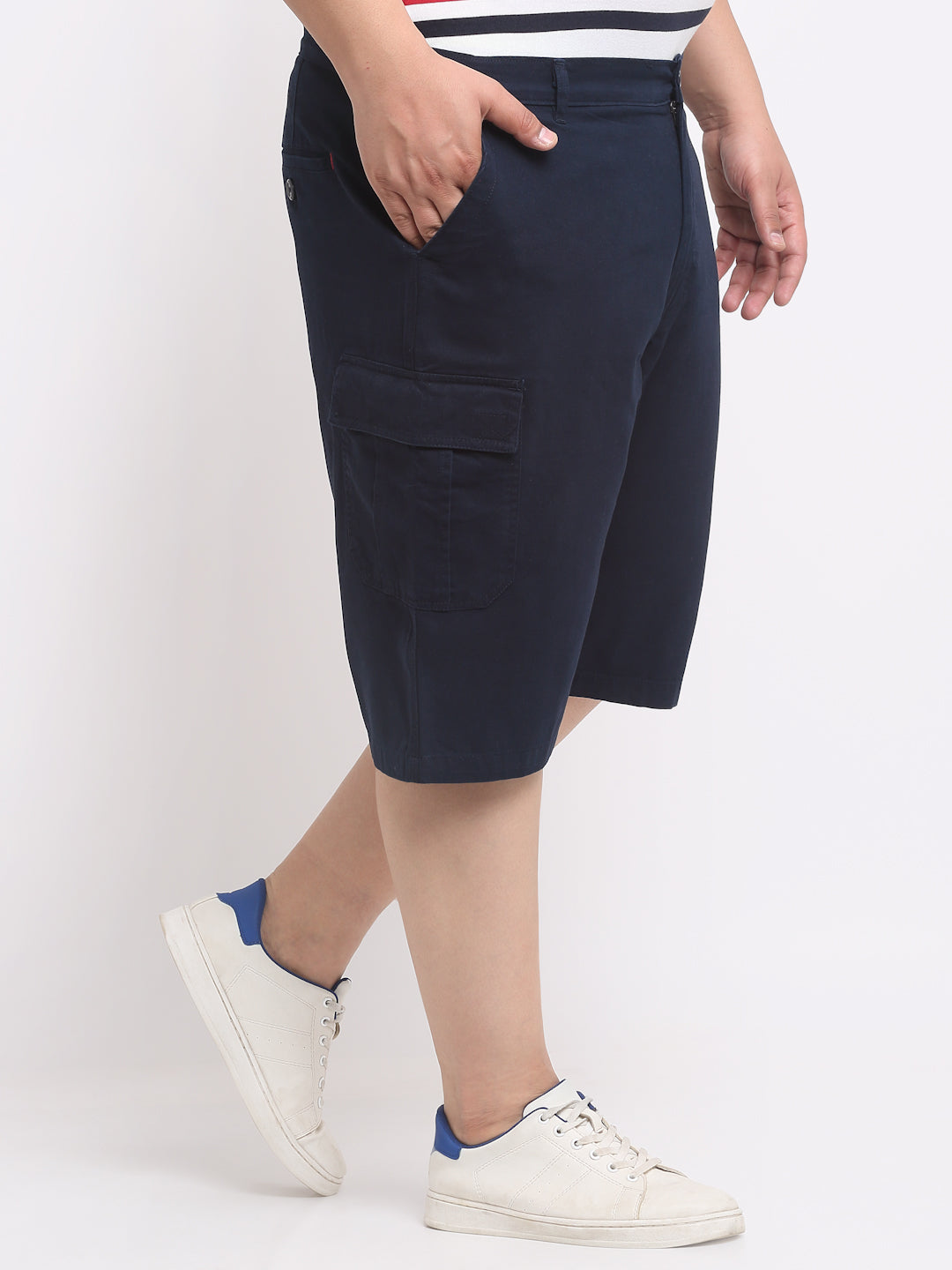 Plus Size Men  Navy Blue Mid-Rise Cotton Cargo Shorts