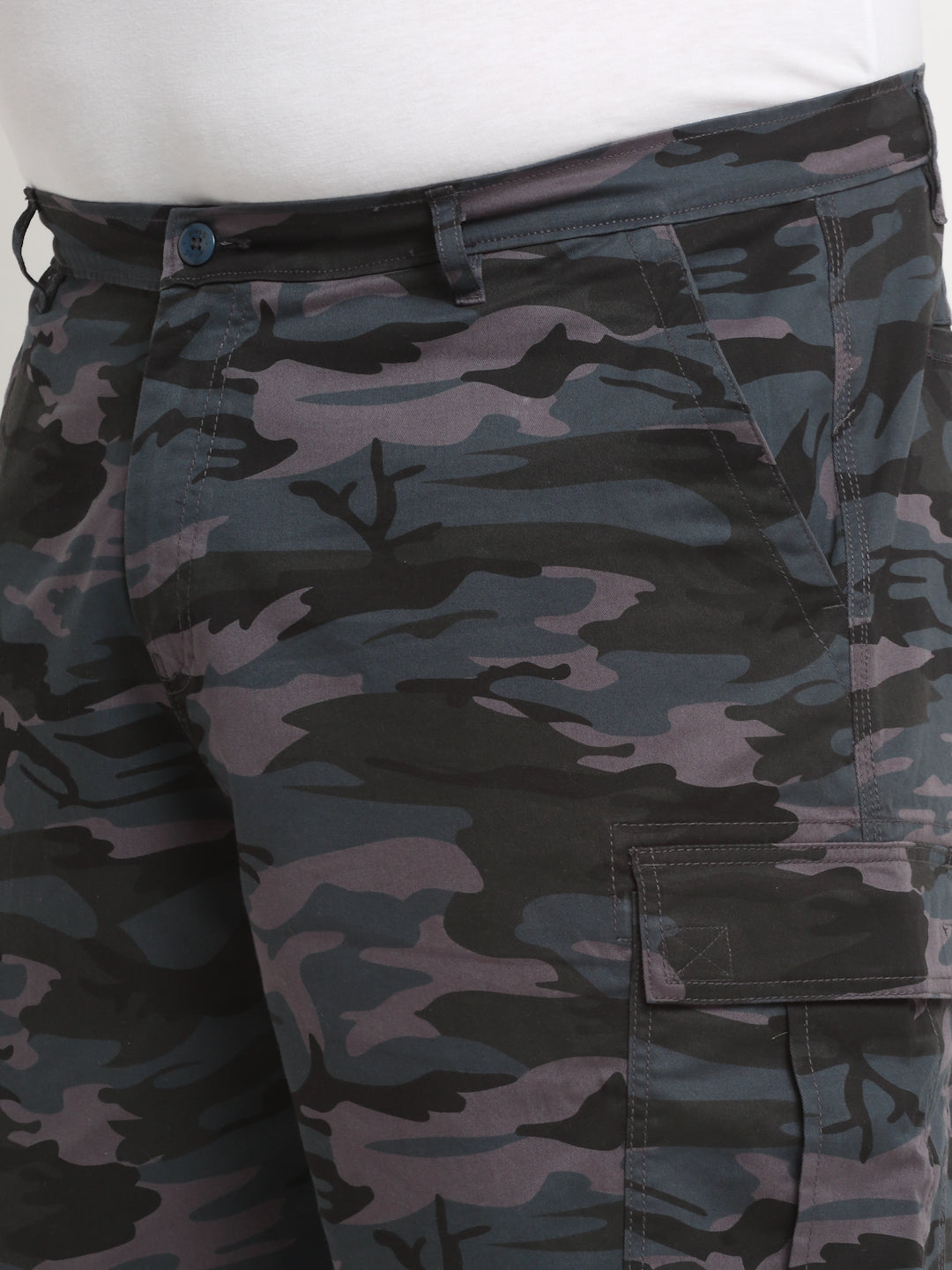 Plus Size Men Grey, Black And Green Camouflage Printed Cotton Cargo Shorts