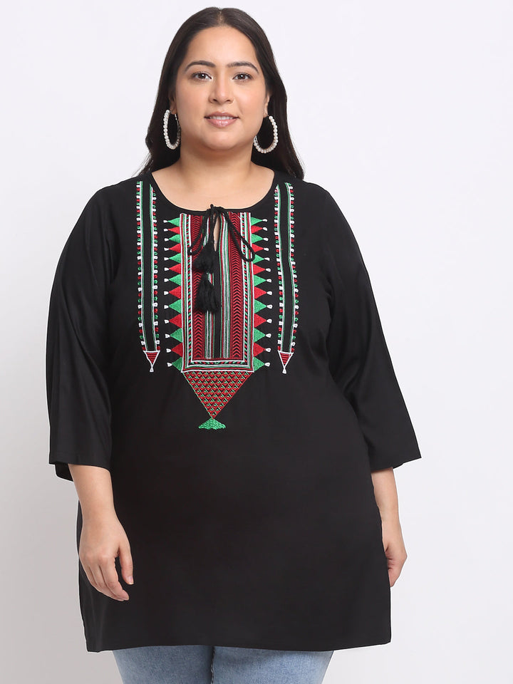 Plus Size  Geometric Embroidered Keyhole Neck Top