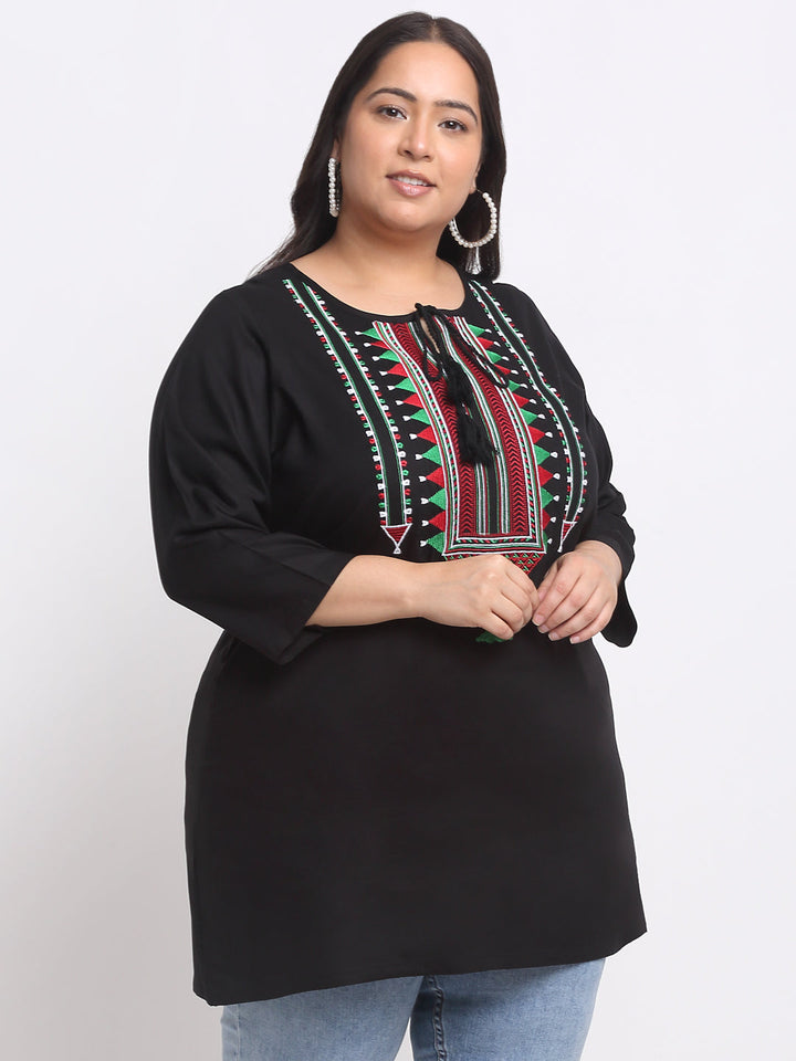 Plus Size  Geometric Embroidered Keyhole Neck Top