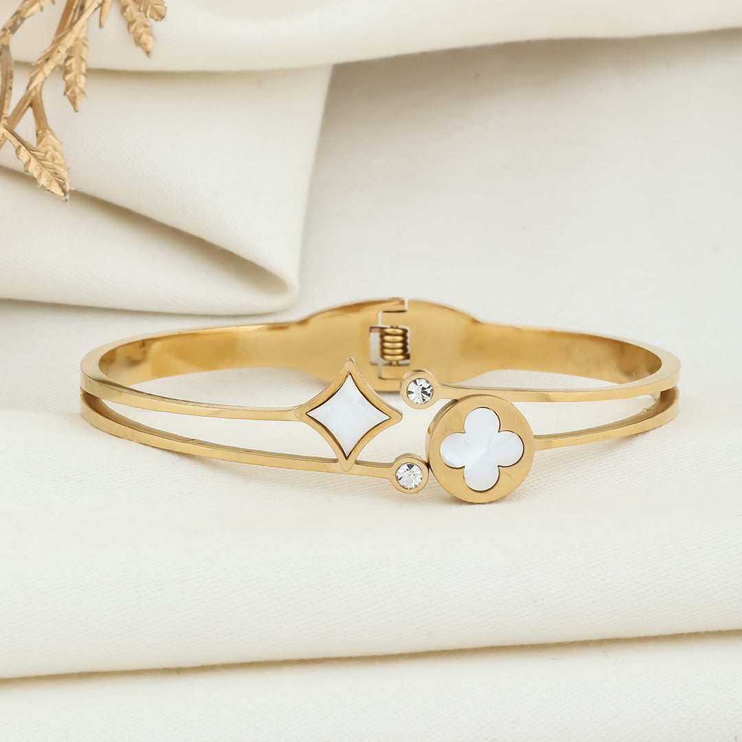 Flower and dice designer closer kada