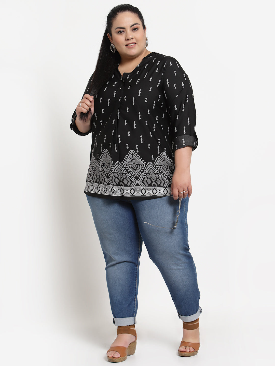 Plus Size Women  Black  White Geometric Printed Top