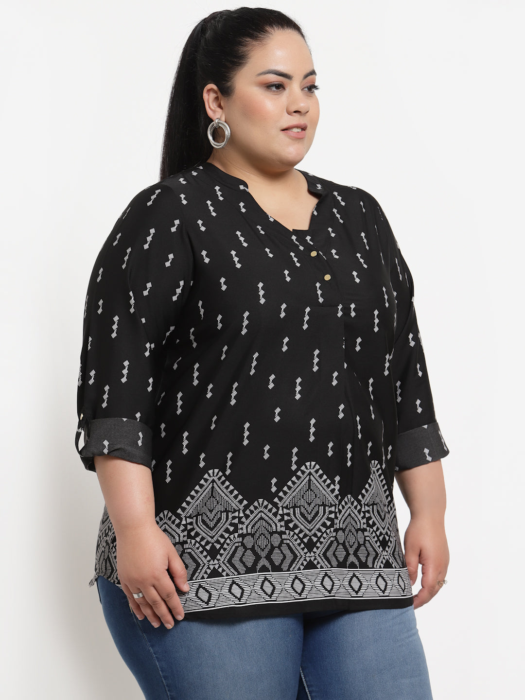 Plus Size Women  Black  White Geometric Printed Top