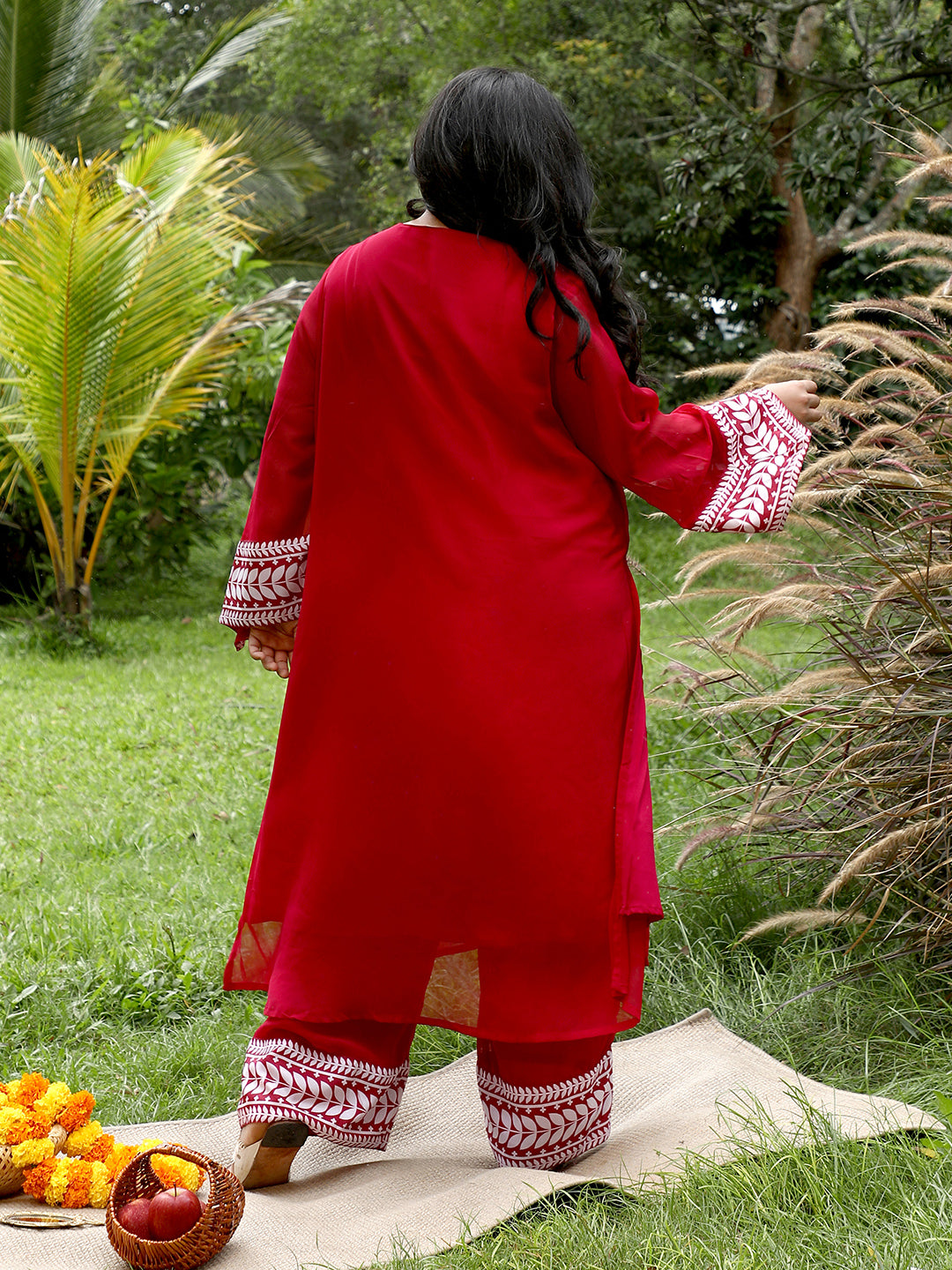 Indie Leaf-Lined Imprint Kurta Set
