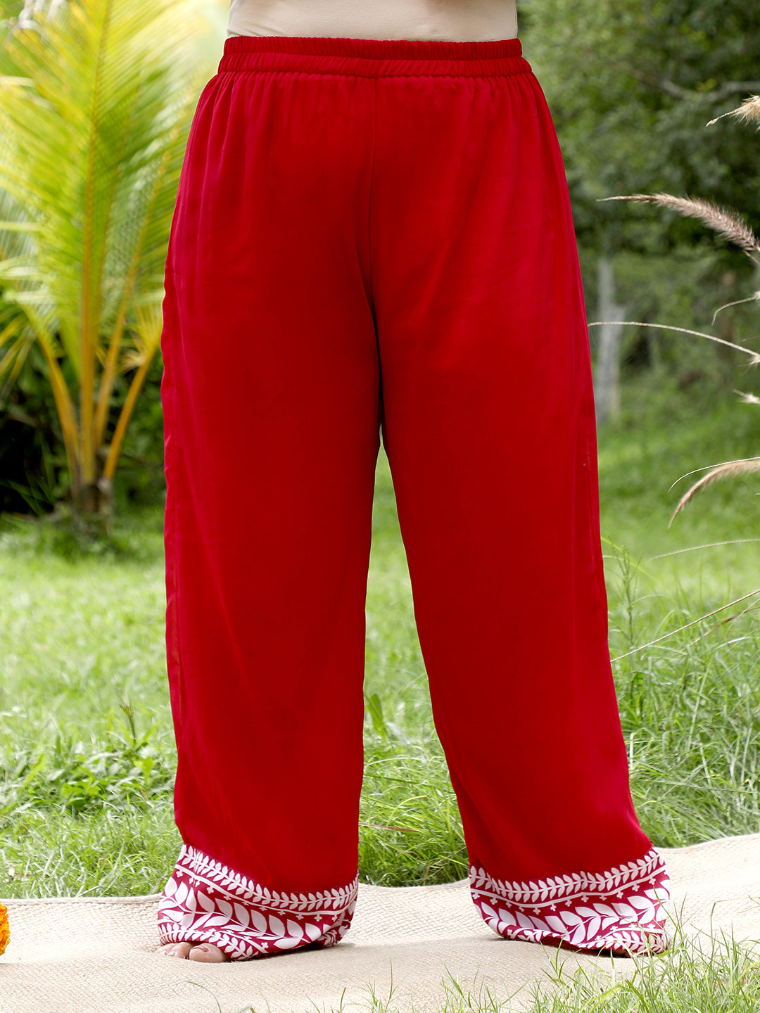 Indie Leaf-Lined Imprint Kurta Set