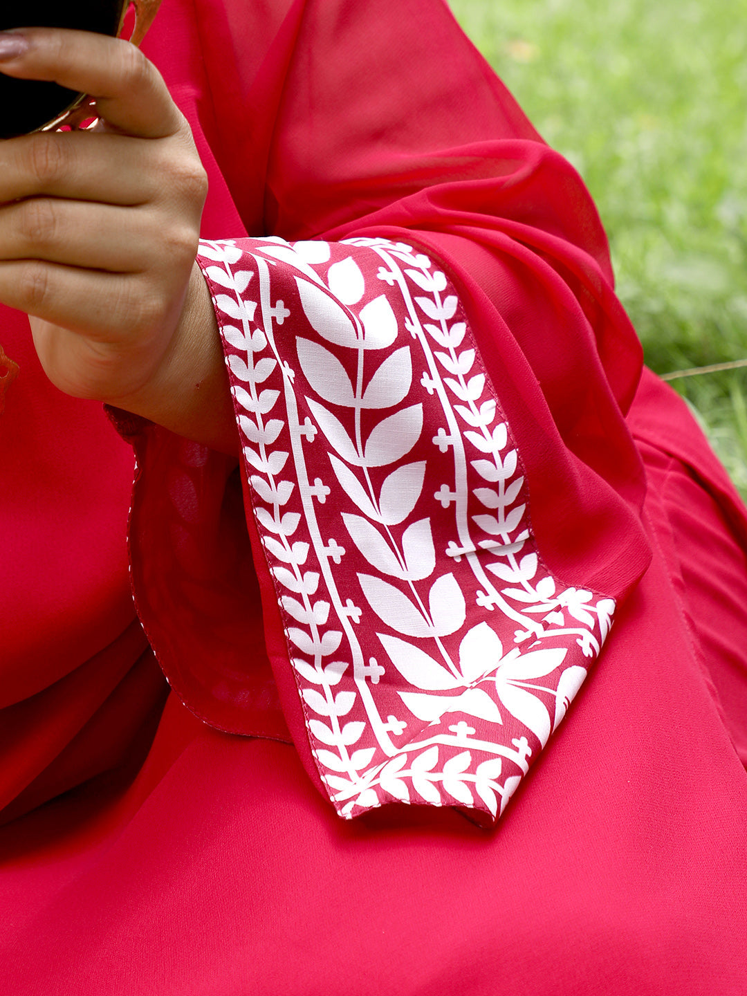 Indie Leaf-Lined Imprint Kurta Set