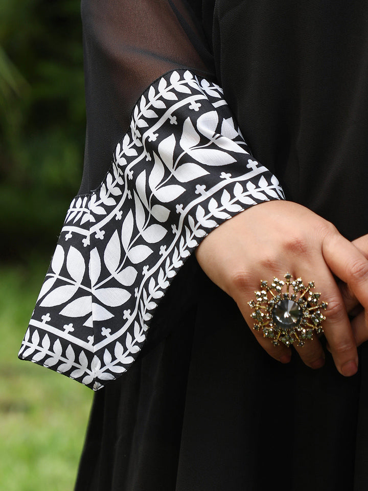 Indie Leaf-Lined Imprint Kurta Set