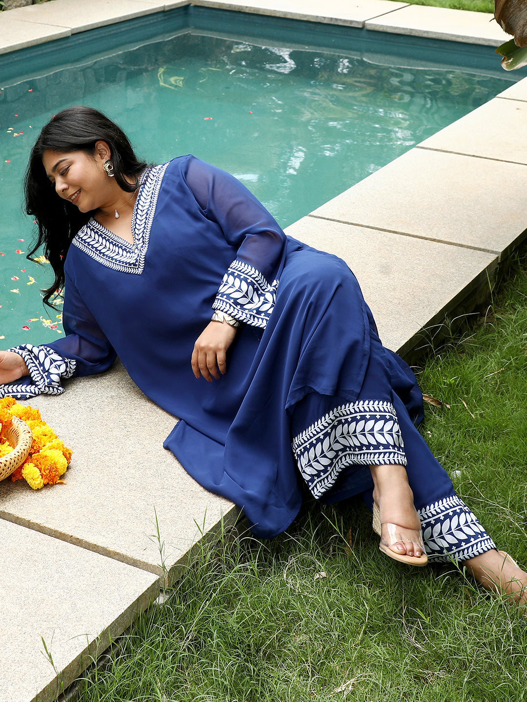 Indie Leaf-Lined Imprint Kurta Set
