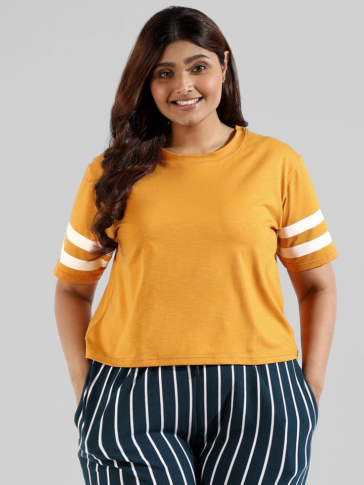 Solid Stylish Shorts Sleeve Round Neck Top