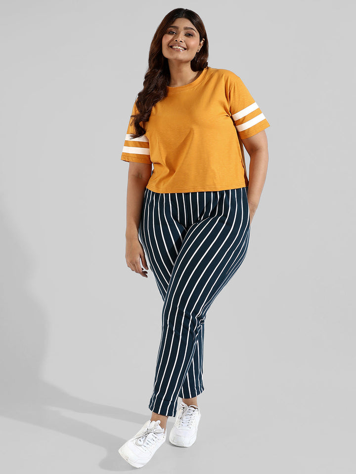 Solid Stylish Shorts Sleeve Round Neck Top