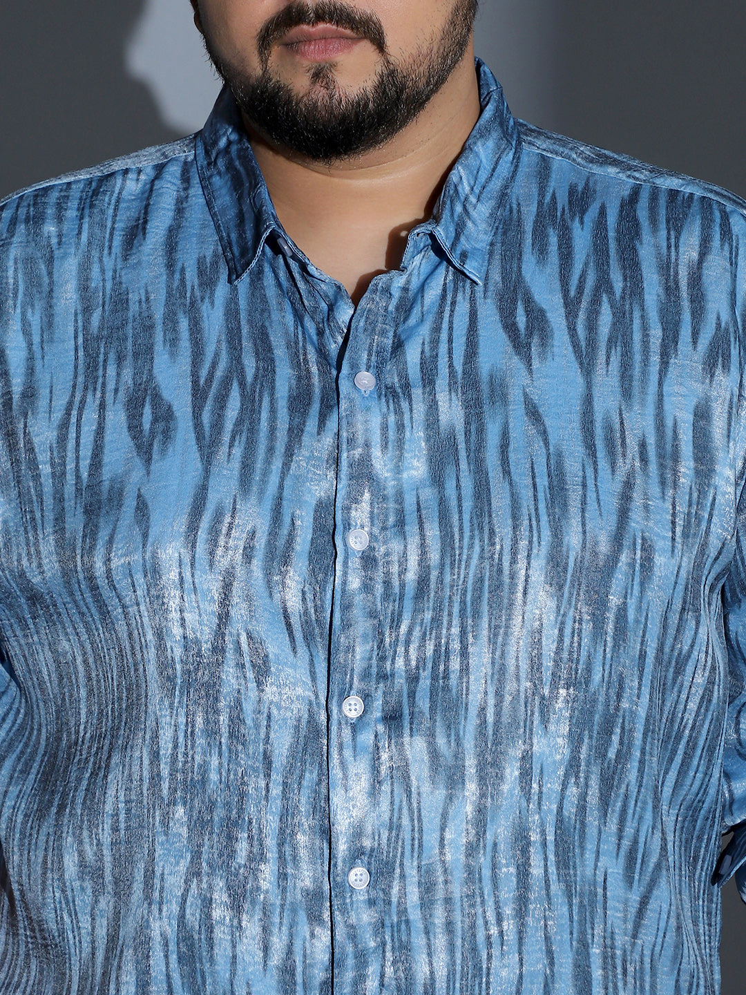 Contrast-Abstract Imprint Shirt