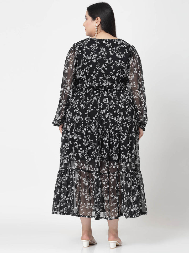 Plus Size  Black & White Floral Printed V-Neck Puff Sleeves Fit & Flare Dress