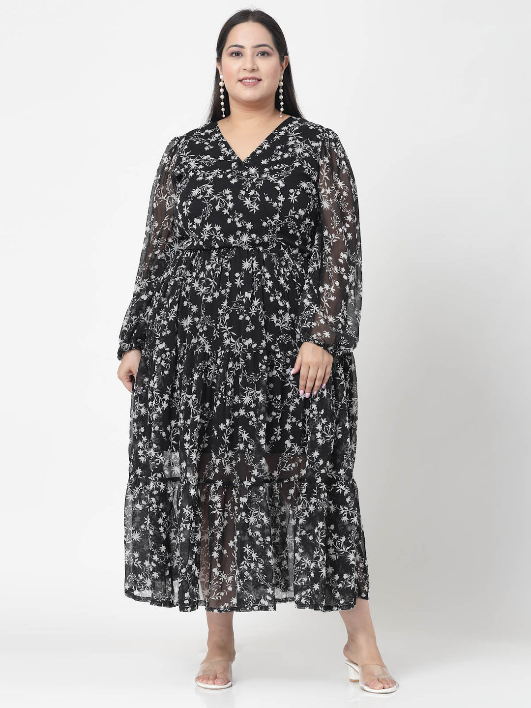Plus Size  Black & White Floral Printed V-Neck Puff Sleeves Fit & Flare Dress