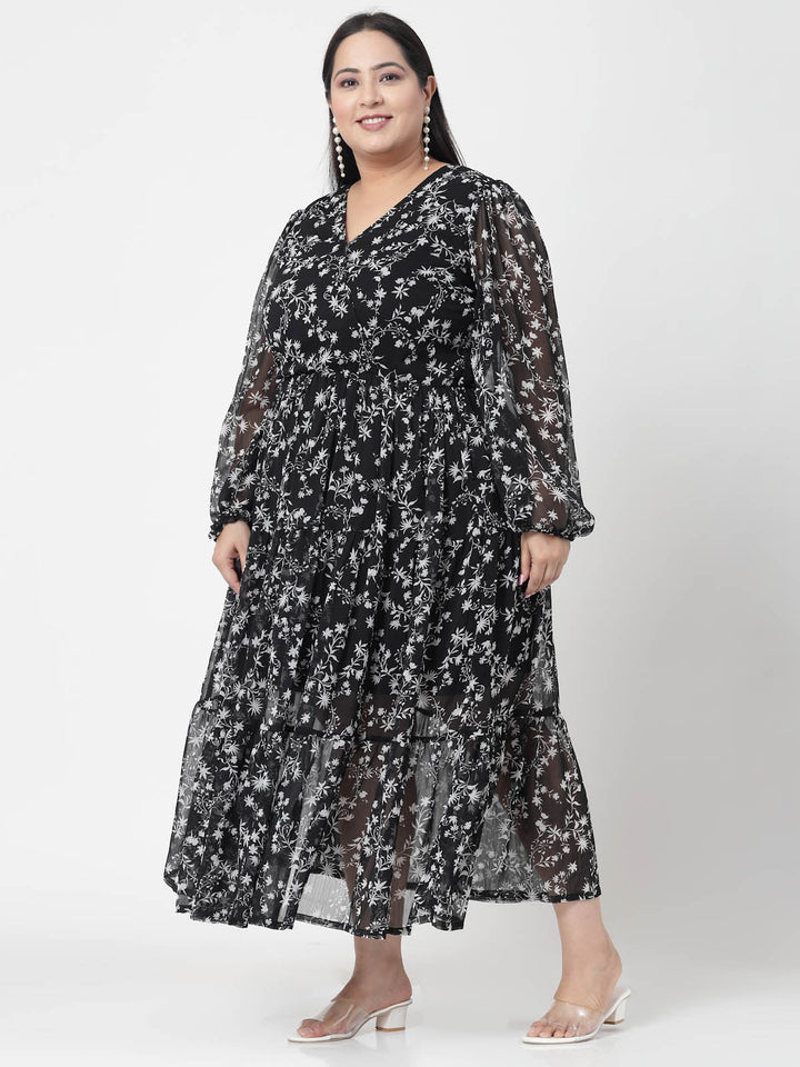 Plus Size  Black & White Floral Printed V-Neck Puff Sleeves Fit & Flare Dress
