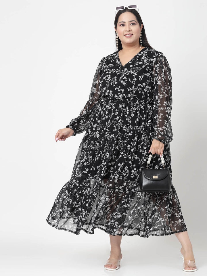 Plus Size  Black & White Floral Printed V-Neck Puff Sleeves Fit & Flare Dress