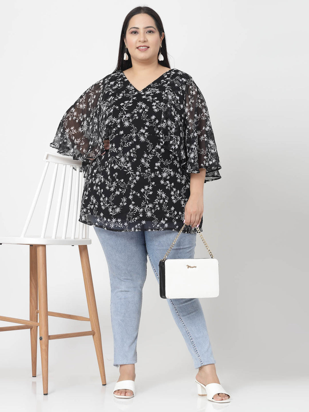 Plus Size Floral Printed V-Neck Flared Sleeves Top